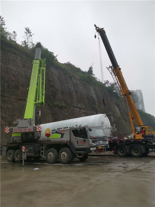 开州区“不怕风雨冻”—— 吊车的 “恶劣环境适应” 技术